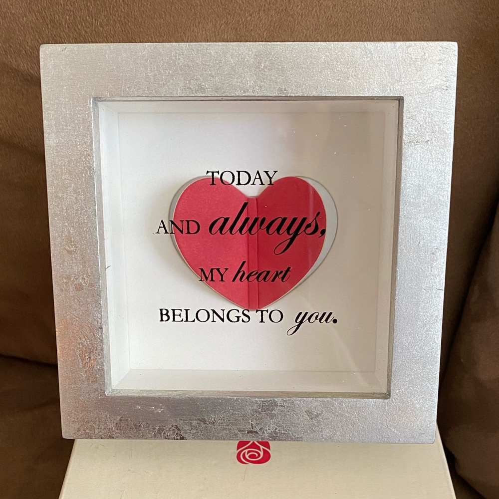 ❣️NWT❣️ Carlton Cards Valentine’s Verbal Cube
